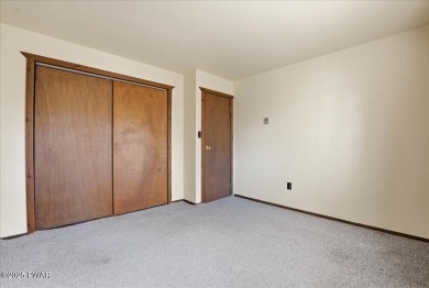 Dreaming of a Pocono escape without the hefty price tag? This on The Hideout Golf in Pennsylvania - for sale on GolfHomes.com, golf home, golf lot