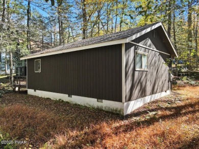 Dreaming of a Pocono escape without the hefty price tag? This on The Hideout Golf in Pennsylvania - for sale on GolfHomes.com, golf home, golf lot