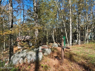 Dreaming of a Pocono escape without the hefty price tag? This on The Hideout Golf in Pennsylvania - for sale on GolfHomes.com, golf home, golf lot