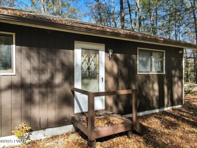 Dreaming of a Pocono escape without the hefty price tag? This on The Hideout Golf in Pennsylvania - for sale on GolfHomes.com, golf home, golf lot