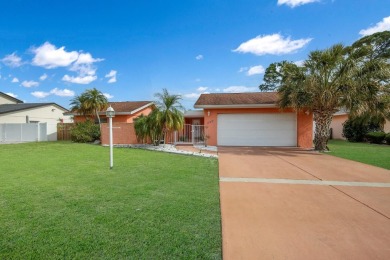 GORGEOUS POOL HOME LOCATED STEPS FROM THE PRESTIGIOUS SARABAY on Sara Bay Country Club in Florida - for sale on GolfHomes.com, golf home, golf lot