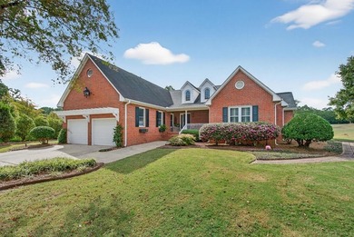Elegant single-level living on the Greenwood Country Club golf on Greenwood Country Club in South Carolina - for sale on GolfHomes.com, golf home, golf lot