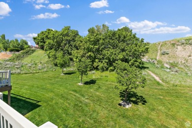 Beautiful townhome in Canyon Glen! Just steps from Spanish Oaks on Spanish Oaks Golf Course in Utah - for sale on GolfHomes.com, golf home, golf lot