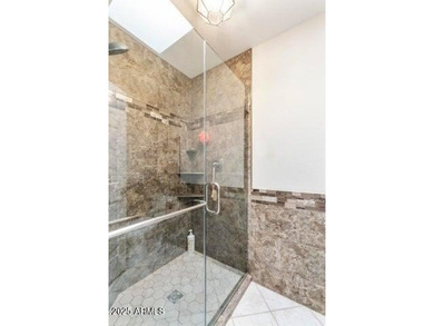 Fully Furnished single level townhouse with 2 car garage, 2/2 on Cottonwood Country Club in Arizona - for sale on GolfHomes.com, golf home, golf lot