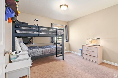 Beautiful townhome in Canyon Glen! Just steps from Spanish Oaks on Spanish Oaks Golf Course in Utah - for sale on GolfHomes.com, golf home, golf lot