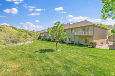 Beautiful townhome in Canyon Glen! Just steps from Spanish Oaks on Spanish Oaks Golf Course in Utah - for sale on GolfHomes.com, golf home, golf lot