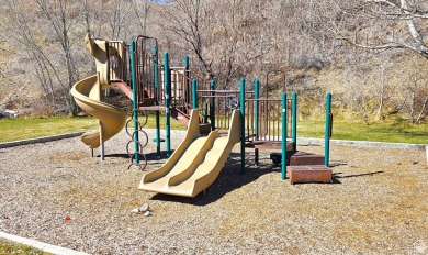 Beautiful townhome in Canyon Glen! Just steps from Spanish Oaks on Spanish Oaks Golf Course in Utah - for sale on GolfHomes.com, golf home, golf lot