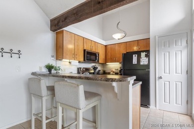 WELL ESTABLISHED NIGHTLY RENTAL NEARLY $50,000 / YEAR!!! on The Oaks Golf Course in Missouri - for sale on GolfHomes.com, golf home, golf lot