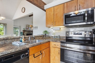 WELL ESTABLISHED NIGHTLY RENTAL NEARLY $50,000 / YEAR!!! on The Oaks Golf Course in Missouri - for sale on GolfHomes.com, golf home, golf lot