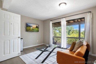 WELL ESTABLISHED NIGHTLY RENTAL NEARLY $50,000 / YEAR!!! on The Oaks Golf Course in Missouri - for sale on GolfHomes.com, golf home, golf lot