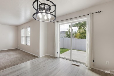 This spacious 3 bedroom, 2 bath home features an open concept on Hunters Point Golf Club in Idaho - for sale on GolfHomes.com, golf home, golf lot