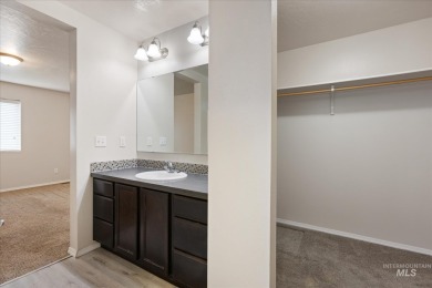 This spacious 3 bedroom, 2 bath home features an open concept on Hunters Point Golf Club in Idaho - for sale on GolfHomes.com, golf home, golf lot