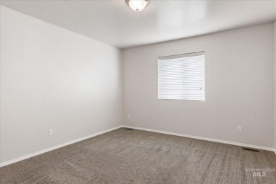 This spacious 3 bedroom, 2 bath home features an open concept on Hunters Point Golf Club in Idaho - for sale on GolfHomes.com, golf home, golf lot