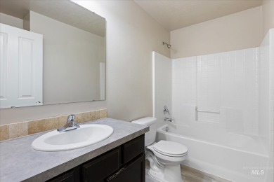 This spacious 3 bedroom, 2 bath home features an open concept on Hunters Point Golf Club in Idaho - for sale on GolfHomes.com, golf home, golf lot