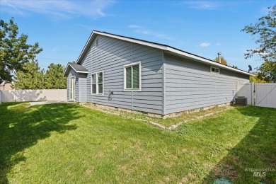 This spacious 3 bedroom, 2 bath home features an open concept on Hunters Point Golf Club in Idaho - for sale on GolfHomes.com, golf home, golf lot