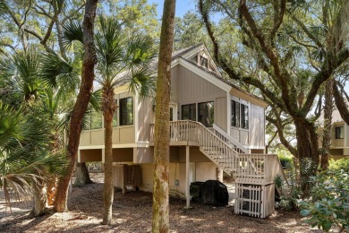 Classic cottage overlooking the 7th fairway of Seabrook Island's on The Seabrook Island Club in South Carolina - for sale on GolfHomes.com, golf home, golf lot