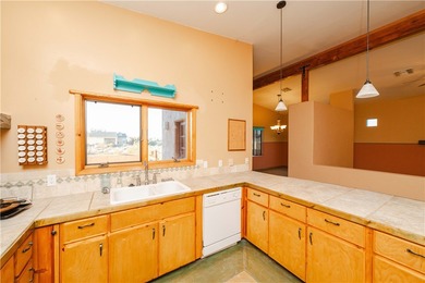 This HOME has majestic panoramic views of the Cerbat, Hualapai on Valle Vista Golf Course in Arizona - for sale on GolfHomes.com, golf home, golf lot