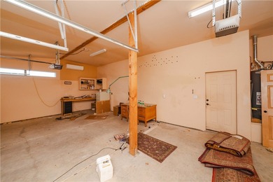 This HOME has majestic panoramic views of the Cerbat, Hualapai on Valle Vista Golf Course in Arizona - for sale on GolfHomes.com, golf home, golf lot
