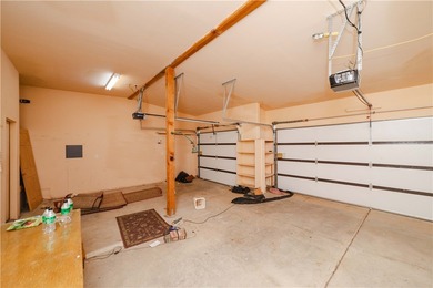 This HOME has majestic panoramic views of the Cerbat, Hualapai on Valle Vista Golf Course in Arizona - for sale on GolfHomes.com, golf home, golf lot