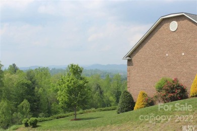 Huntington Woods is the best of both worlds. Fantastic mountain on Lenoir Golf Club in North Carolina - for sale on GolfHomes.com, golf home, golf lot
