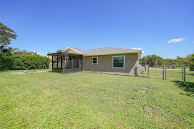 Move-in ready 3-bedroom, 2-bathroom single-family home with on Duffys Golf Center in Florida - for sale on GolfHomes.com, golf home, golf lot
