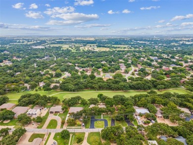 Sellers are motivated and offering $10,000 in concessions to use on De Cordova Bend Country Club in Texas - for sale on GolfHomes.com, golf home, golf lot