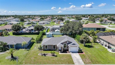 Move-in ready 3-bedroom, 2-bathroom single-family home with on Duffys Golf Center in Florida - for sale on GolfHomes.com, golf home, golf lot