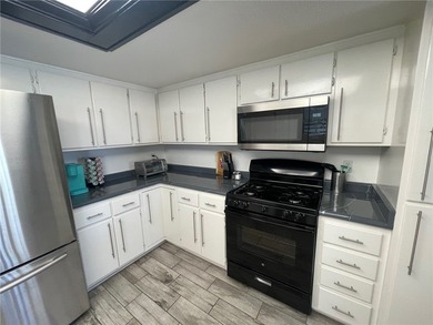 Come check out this very cute, furnished 3 bedroom 2 bathroom on Cerbat Cliffs Golf Course in Arizona - for sale on GolfHomes.com, golf home, golf lot