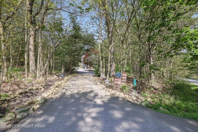 This very well maintained home is ready to be loved by its new on Pocono Farms Country Club in Pennsylvania - for sale on GolfHomes.com, golf home, golf lot