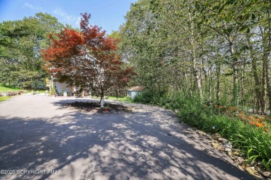 This very well maintained home is ready to be loved by its new on Pocono Farms Country Club in Pennsylvania - for sale on GolfHomes.com, golf home, golf lot