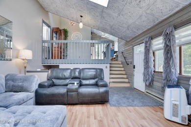 This very well maintained home is ready to be loved by its new on Pocono Farms Country Club in Pennsylvania - for sale on GolfHomes.com, golf home, golf lot