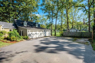 Beautiful colonial Williamsburg home sits on estate size lot on on Pleasant Valley Country Club in Arkansas - for sale on GolfHomes.com, golf home, golf lot