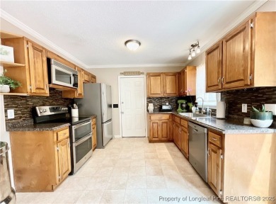 Beautifully maintained 3 BR, 2 1/2 BA home located in the highly on Carolina Lakes Country Club in North Carolina - for sale on GolfHomes.com, golf home, golf lot