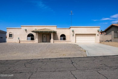 LOCATION LOCATION LOCATION...
Welcome to this quaint 3-bedroom on London Bridge Golf Course in Arizona - for sale on GolfHomes.com, golf home, golf lot
