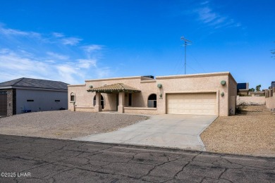 LOCATION LOCATION LOCATION...
Welcome to this quaint 3-bedroom on London Bridge Golf Course in Arizona - for sale on GolfHomes.com, golf home, golf lot