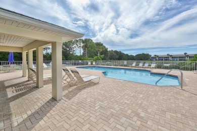 SELLER SAYS *GET IT SOLD!*  HUGE PRICE REDUCTION!  FIRST FLOOR on Pelican Pointe Golf and Country Club in Florida - for sale on GolfHomes.com, golf home, golf lot