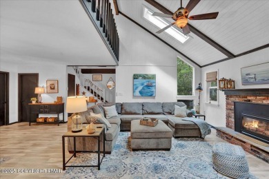 Turnkey Contemporary in the Heart of Lake Harmony - This on Split Rock Resort and Country Club in Pennsylvania - for sale on GolfHomes.com, golf home, golf lot