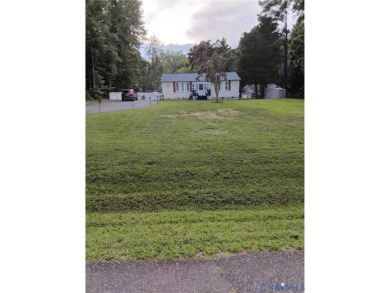 ONE STORY LIVING AT IT'S BEST - THIS ADORABLE HOME IS TRULY A * on Pendleton Golf Club in Virginia - for sale on GolfHomes.com, golf home, golf lot