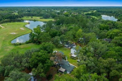 Discover the charm of this beautifully updated 2-bedroom on Country Club At Silver Springs Shores in Florida - for sale on GolfHomes.com, golf home, golf lot