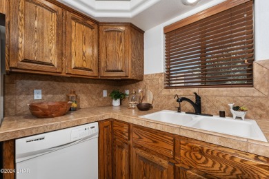 The perfect set up! Beautiful condo with an oversized, 2 car on London Bridge Golf Course in Arizona - for sale on GolfHomes.com, golf home, golf lot