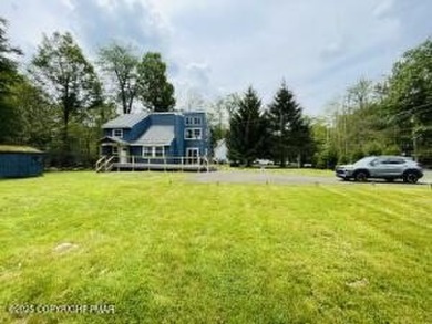 **2 LOTS IN 1! ** 0.5 acre! 
FURNISHED!!
SHORT-TERM-RENTALS on Pocono Farms Country Club in Pennsylvania - for sale on GolfHomes.com, golf home, golf lot