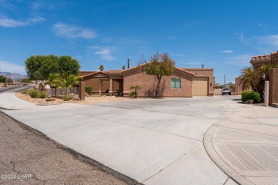 The perfect set up! Beautiful condo with an oversized, 2 car on London Bridge Golf Course in Arizona - for sale on GolfHomes.com, golf home, golf lot