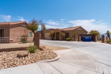 The perfect set up! Beautiful condo with an oversized, 2 car on London Bridge Golf Course in Arizona - for sale on GolfHomes.com, golf home, golf lot