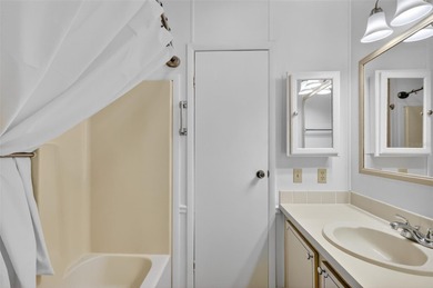 One or more photo(s) has been virtually staged. Discover the on El Diablo Executive Golf Course in Florida - for sale on GolfHomes.com, golf home, golf lot