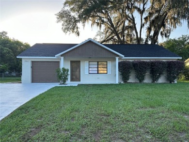 Move in ready! Remodeled just a few years ago. Two bedrooms with on Zephyrhills Municipal Golf Course in Florida - for sale on GolfHomes.com, golf home, golf lot