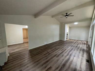 UPDATED: 2 bed 2 bath plus office. New roof, flooring, cabinets on Cortez Golf Course in Arkansas - for sale on GolfHomes.com, golf home, golf lot