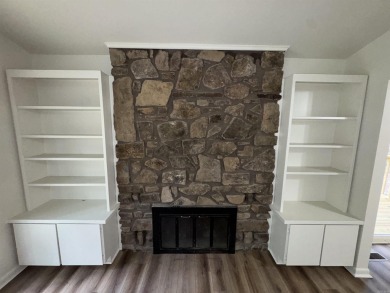 UPDATED: 2 bed 2 bath plus office. New roof, flooring, cabinets on Cortez Golf Course in Arkansas - for sale on GolfHomes.com, golf home, golf lot