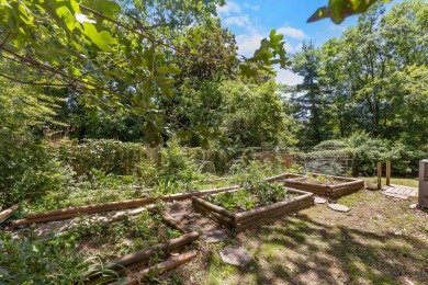 Welcome to your adorable one level, Fairyland cottage!  This on Lookout Mountain Golf Club in Georgia - for sale on GolfHomes.com, golf home, golf lot