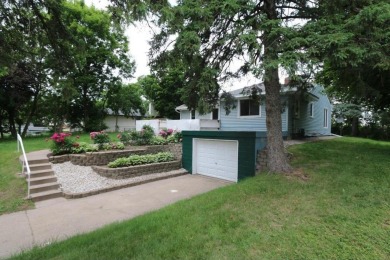 Beautifully laid out rambler is conveniently located within the on Roseville-Cedarholm Golf Club in Minnesota - for sale on GolfHomes.com, golf home, golf lot