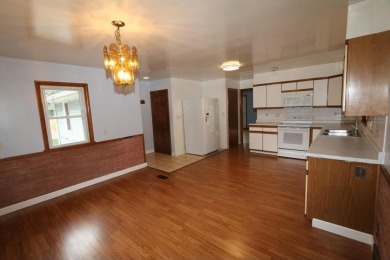 Beautifully laid out rambler is conveniently located within the on Roseville-Cedarholm Golf Club in Minnesota - for sale on GolfHomes.com, golf home, golf lot